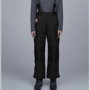 Women’s Canada Goose Cargo Tundra pants